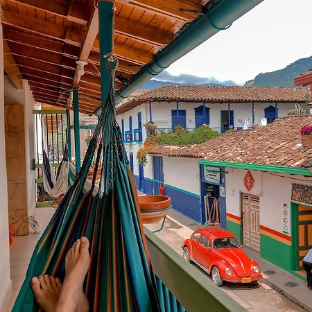 Hostal Naty Luna Jardin Exterior photo